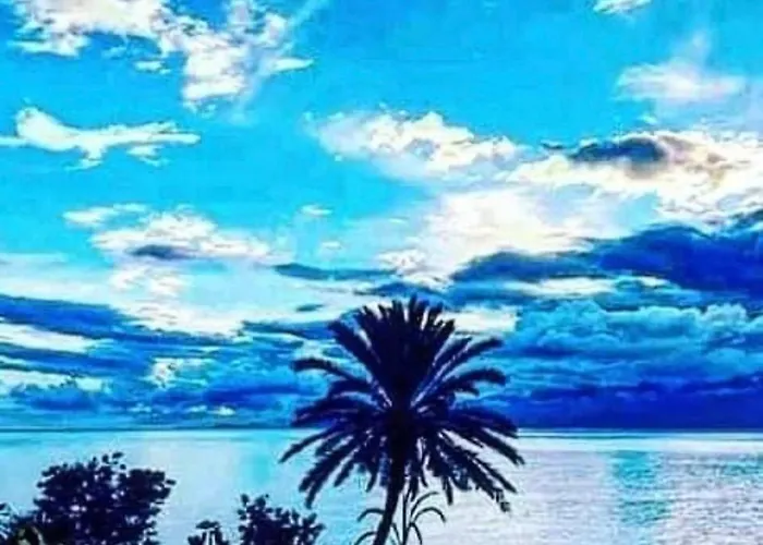 Ozzy Homes Apartment *