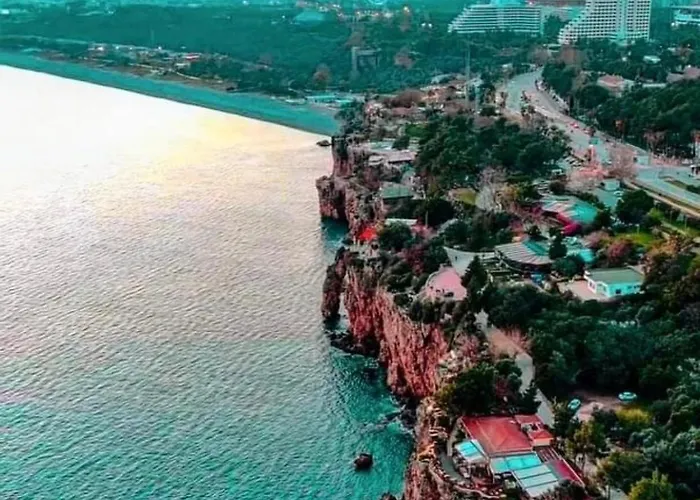 Ozzy Homes Apartment