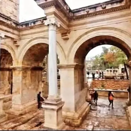 Ozzy Homes אנטליה